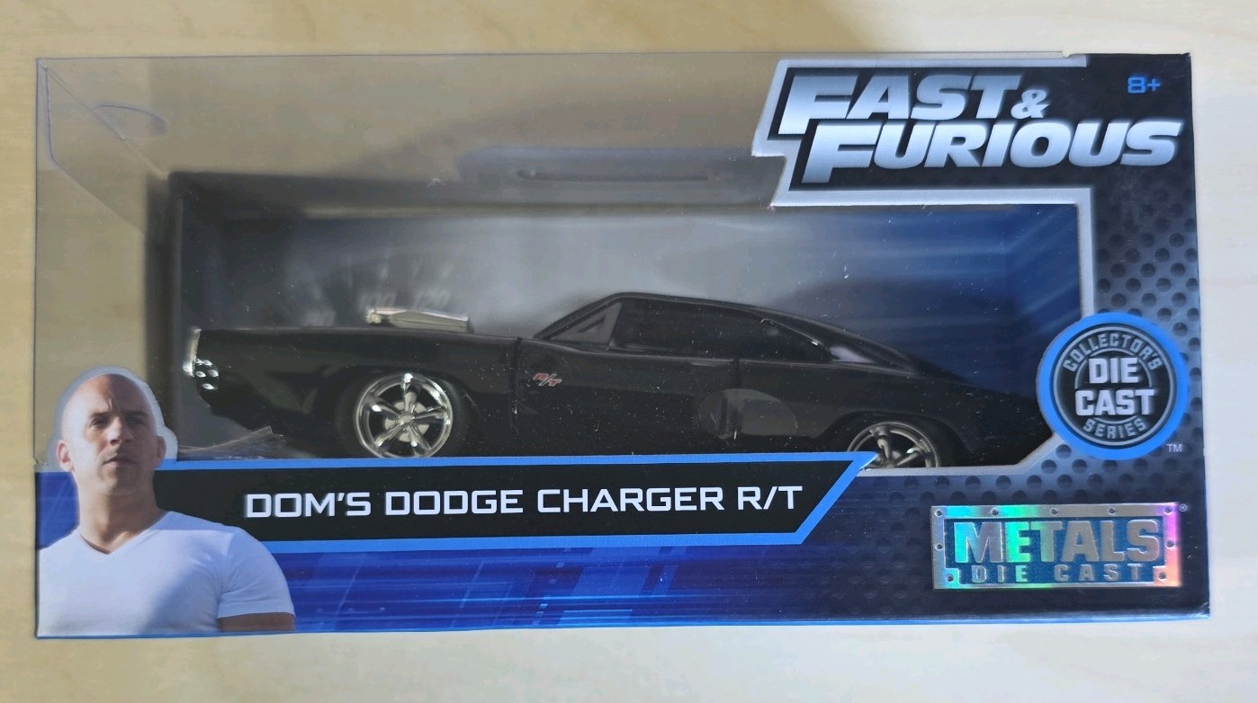 Jada Fast & Furious Dom's Dodge Charger R/T 1:32 Diecast Car Boxed